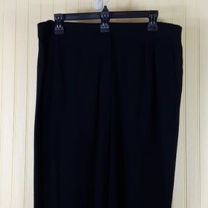 J.Jill Wearever Collection pleated black cropped p